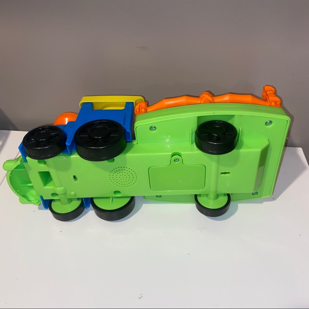 Fisher-Price Little People Zoo Safari Train Sounds Toy Works With Characters. - Picture 6 of 6